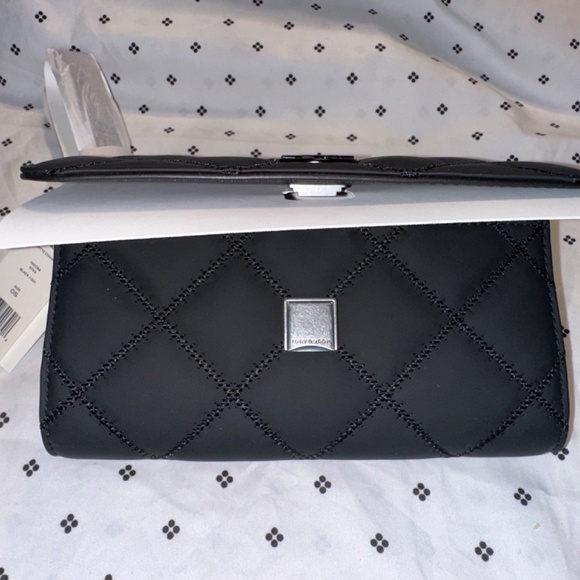 Tory Burch wallet - Picture 2 of 4